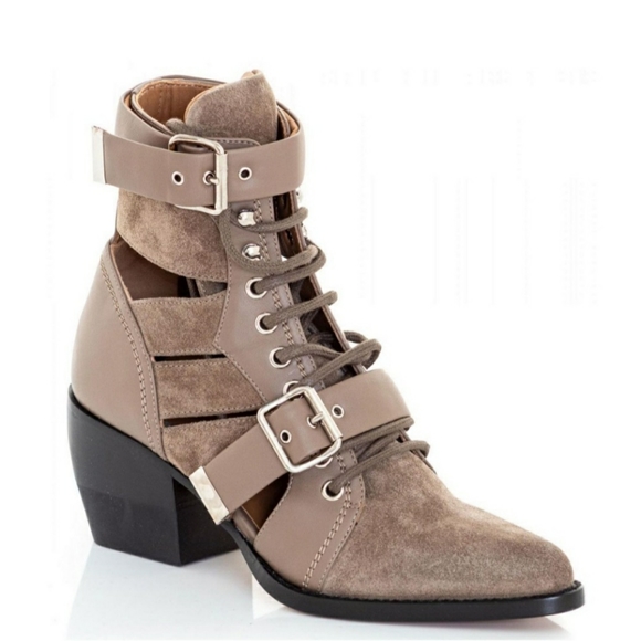 Chloe - Picture 1 of 6